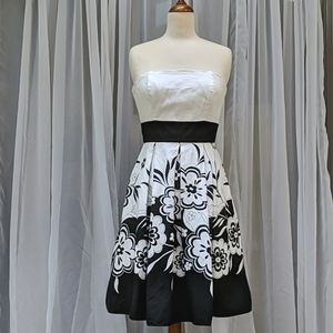 APNY Black&White Strapless Dress Size 4